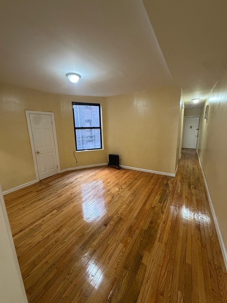 West 172nd Street - Photo 2