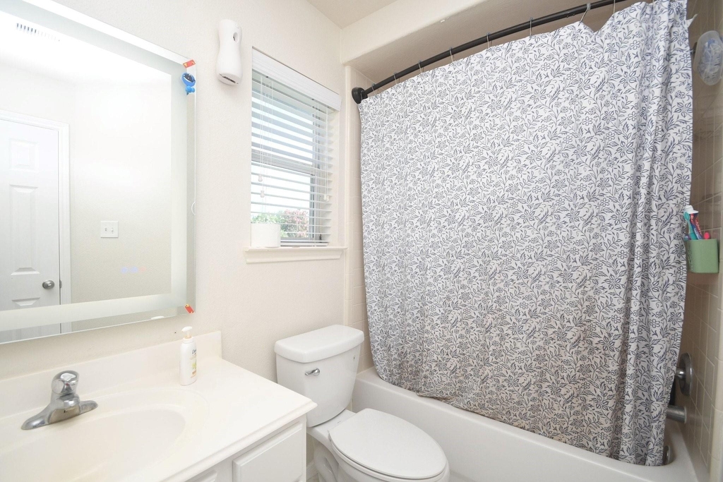 2110 Dolan Hills Ct - Photo 2
