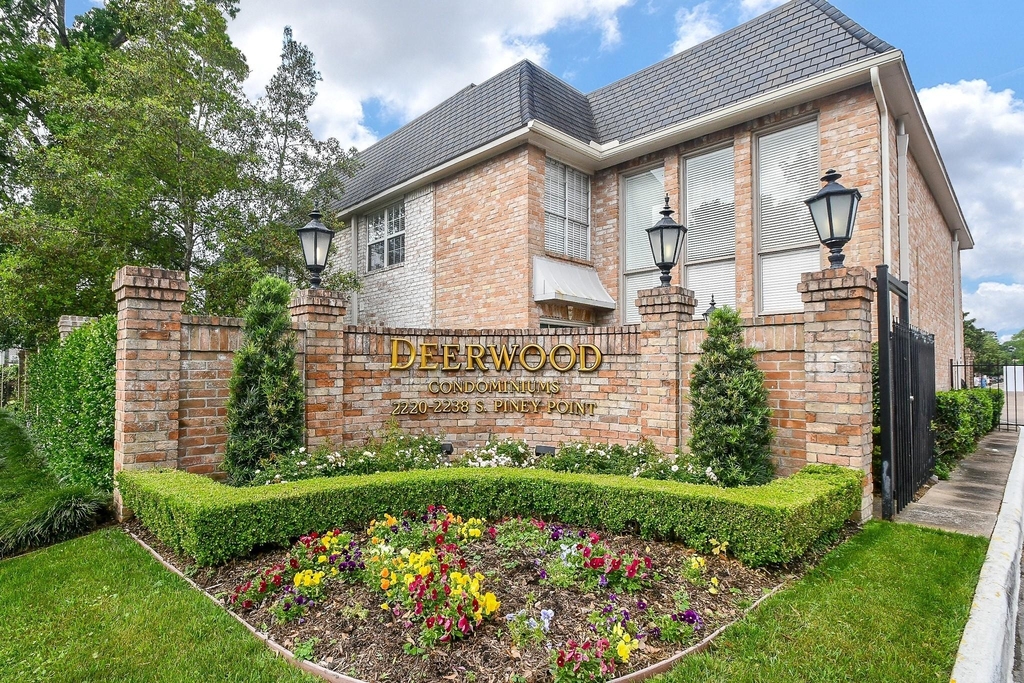 2230 S Piney Point Road - Photo 0