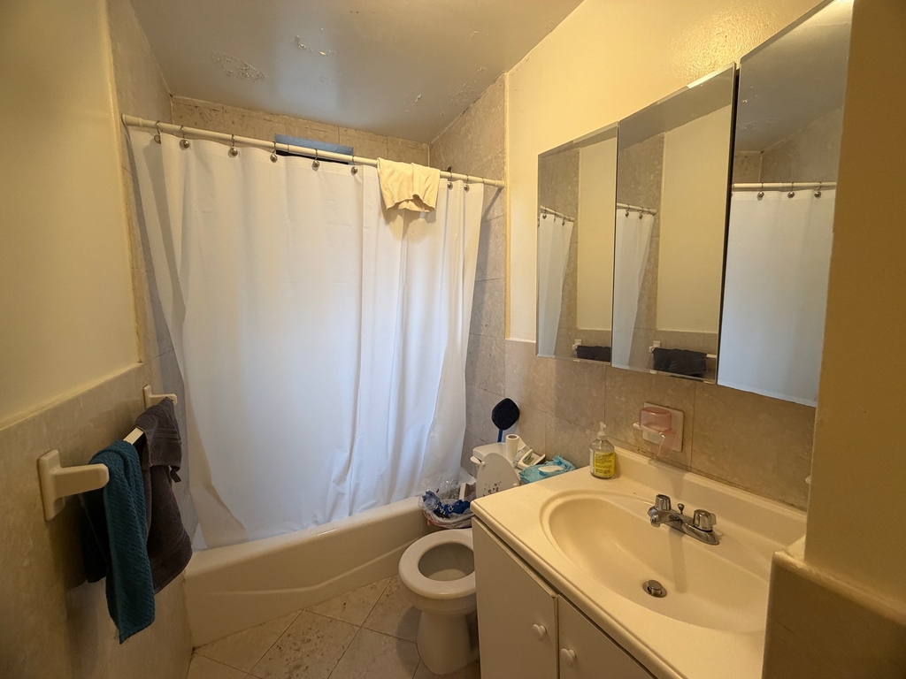 200 West 60th Street - Photo 10