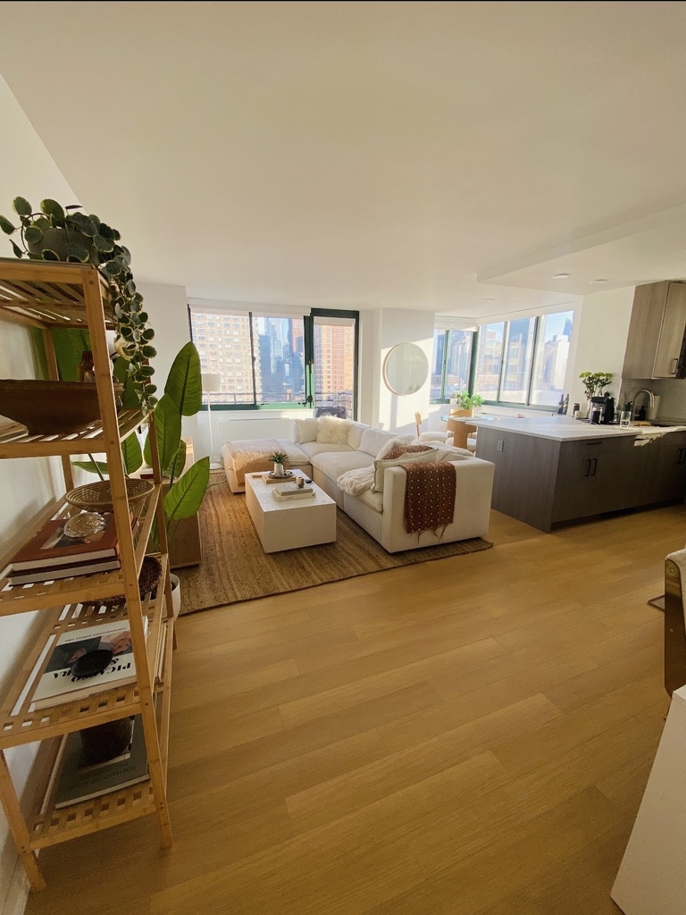 200 West 60th Street - Photo 0