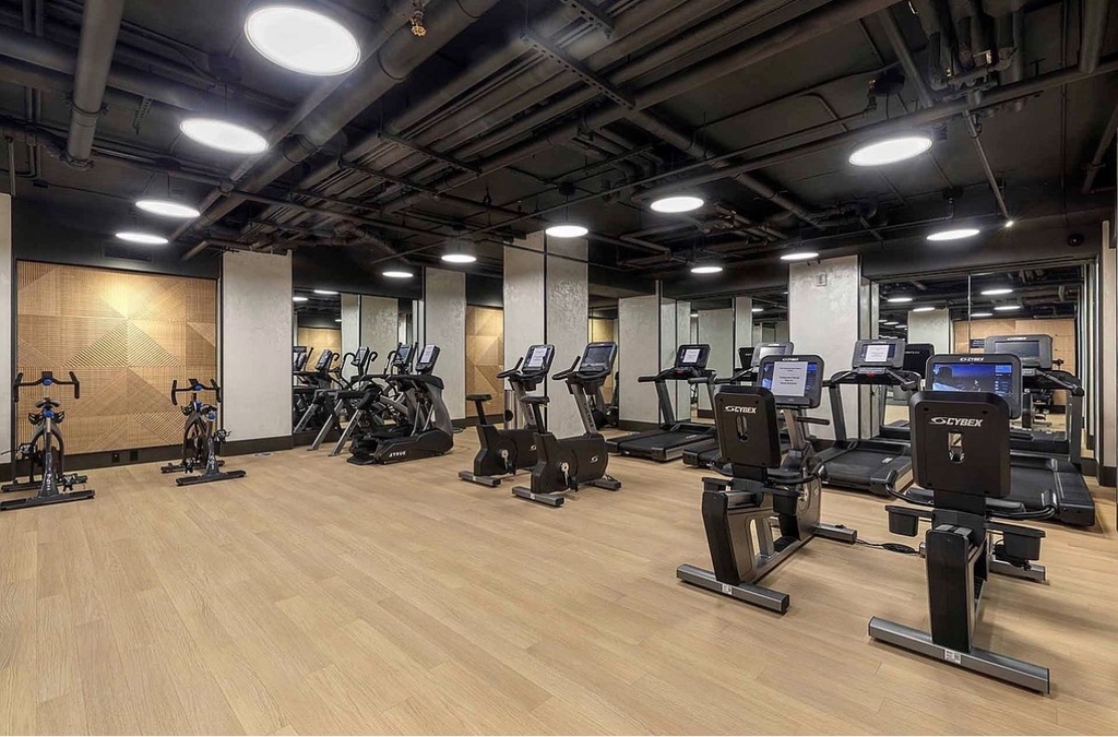 200 West 60th Street - Photo 16
