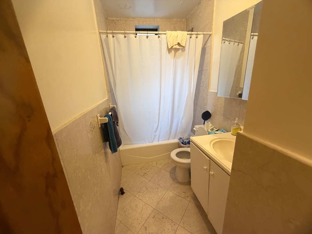 200 West 60th Street - Photo 13