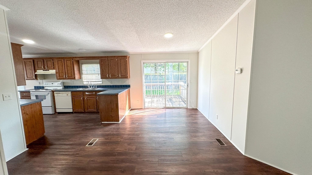 16487 Brittany Way - Photo 5