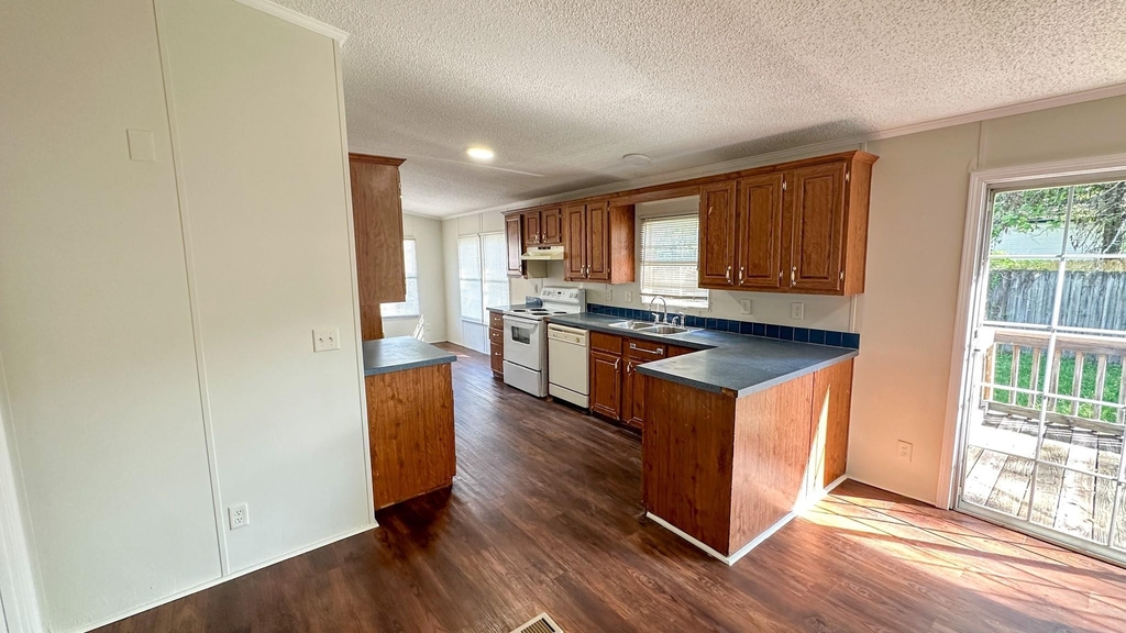 16487 Brittany Way - Photo 7
