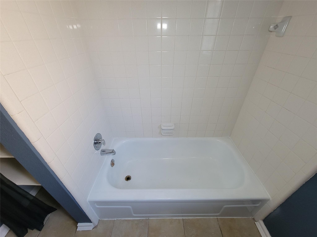 409 S Travis - Photo 29