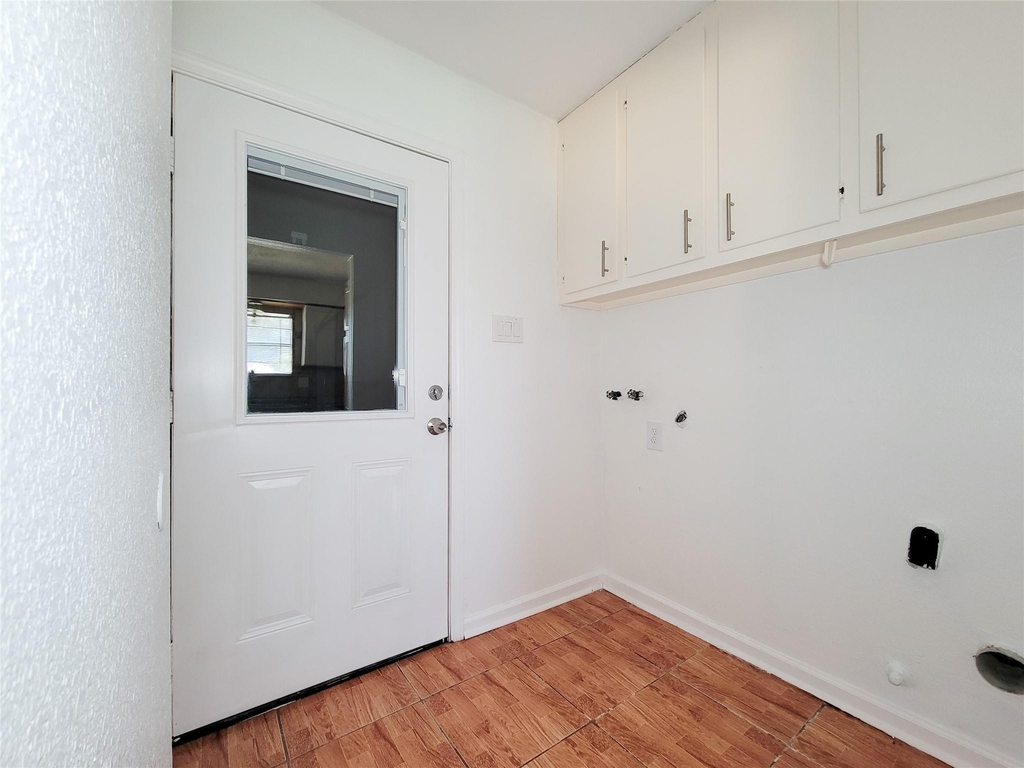 409 S Travis - Photo 15