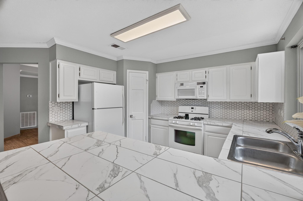 8318 Hot Springs Drive - Photo 13