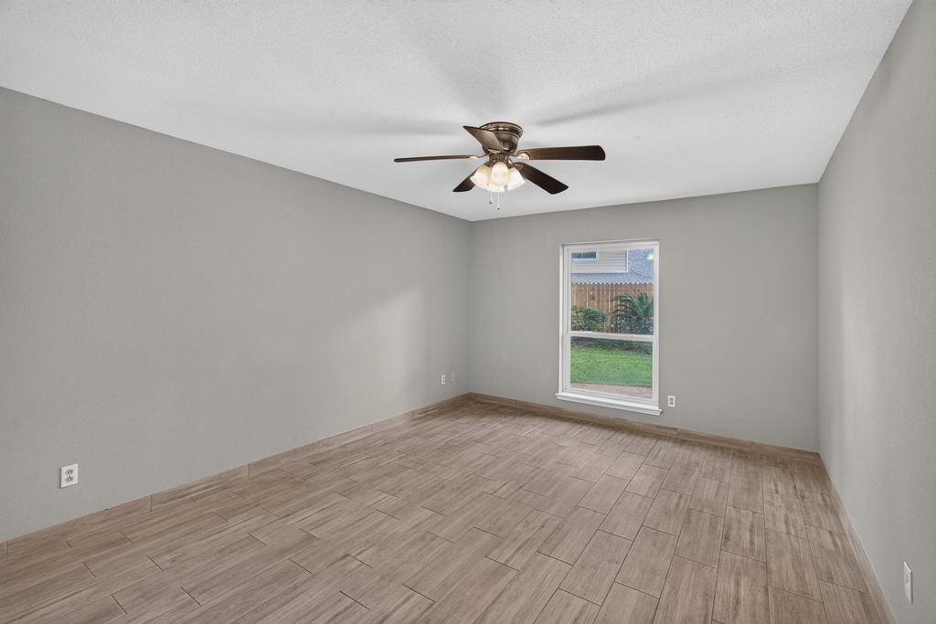 8318 Hot Springs Drive - Photo 17