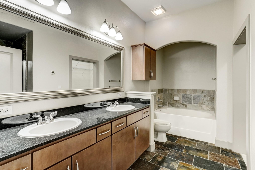 1901 Post Oak Boulevard - Photo 29