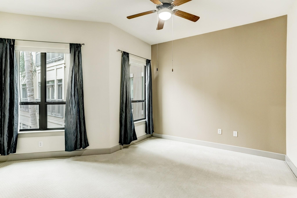 1901 Post Oak Boulevard - Photo 27