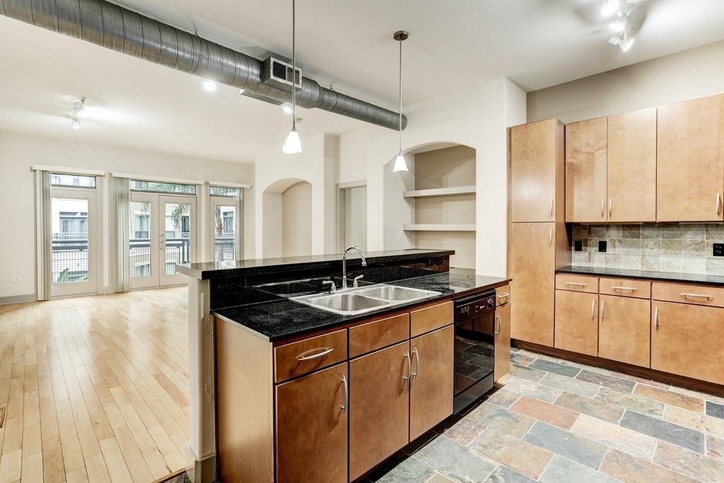 1901 Post Oak Boulevard - Photo 23