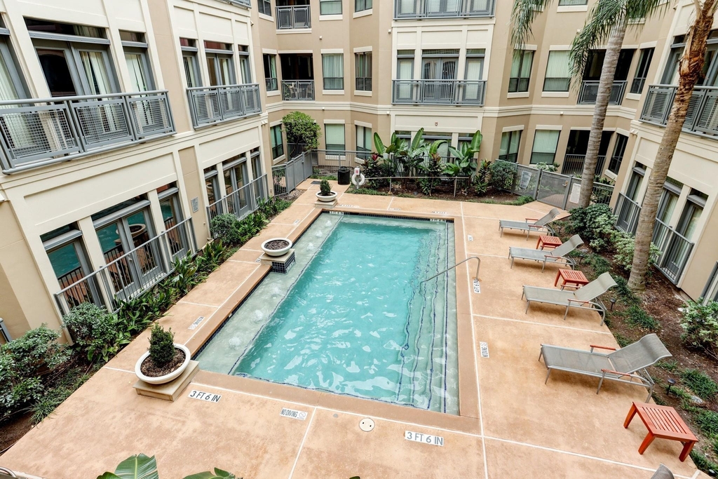 1901 Post Oak Boulevard - Photo 2