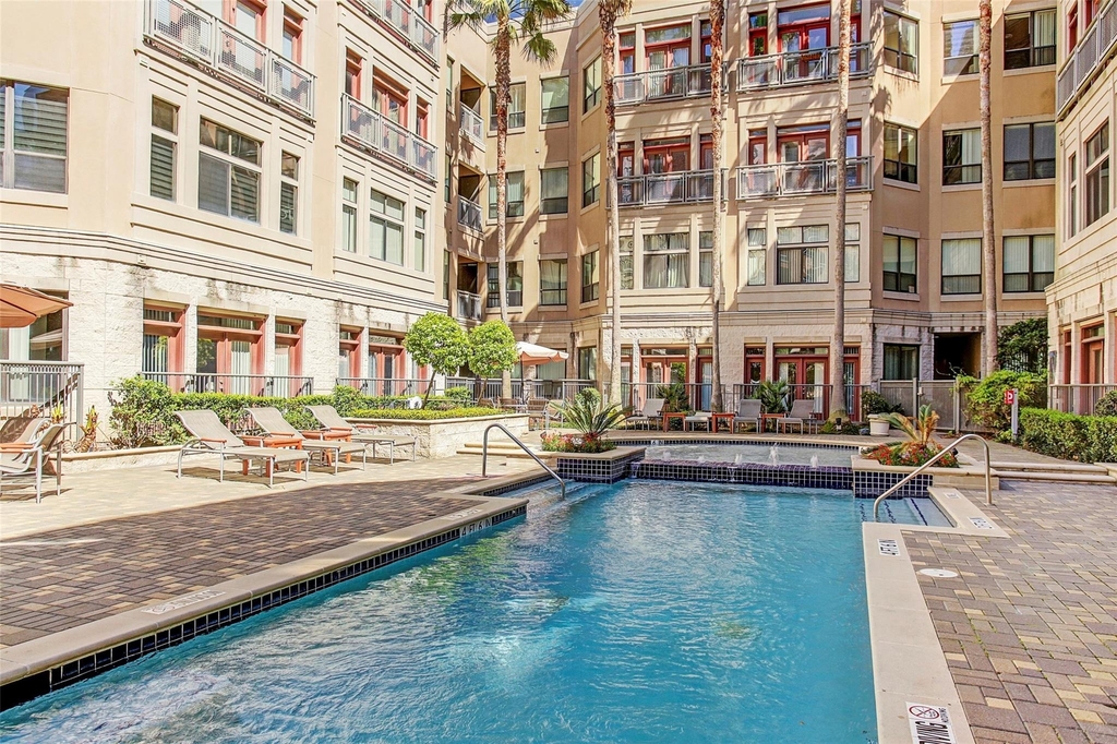 1901 Post Oak Boulevard - Photo 20