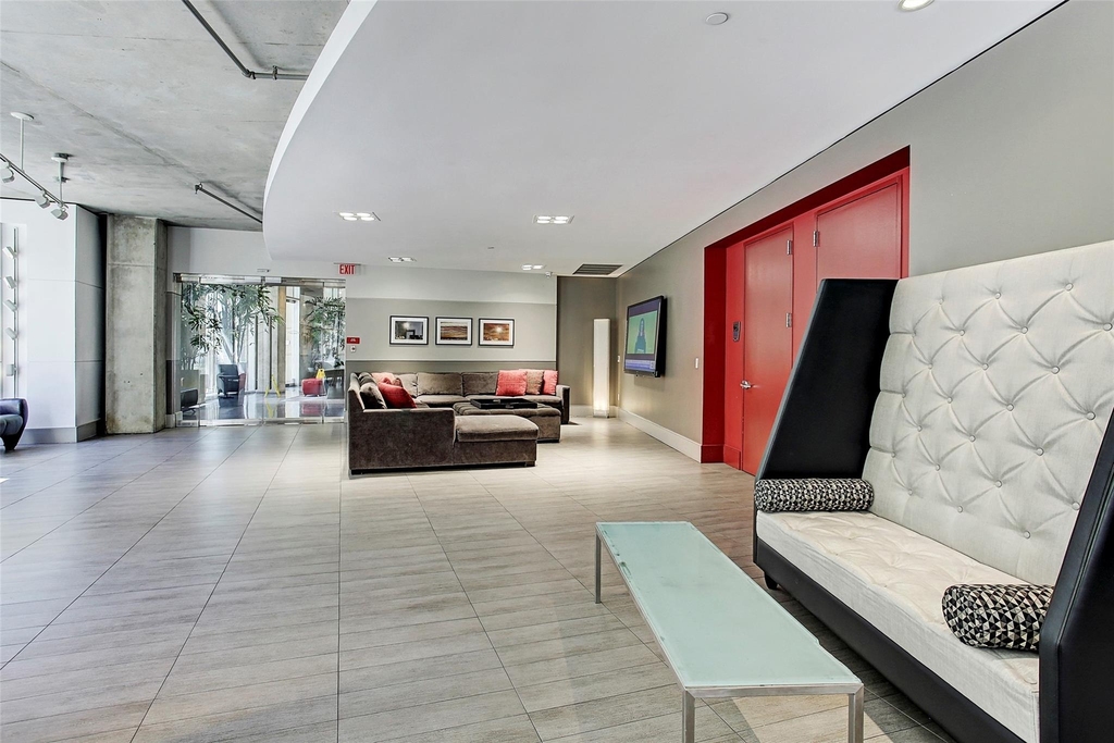 1901 Post Oak Boulevard - Photo 5