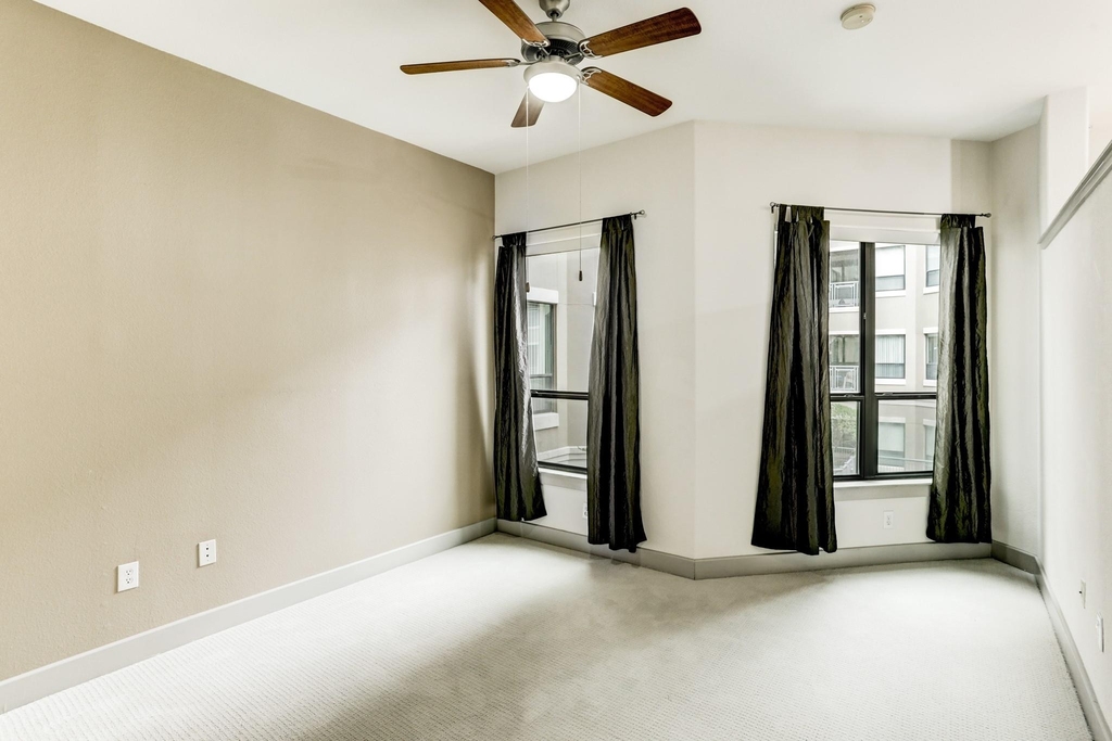 1901 Post Oak Boulevard - Photo 25