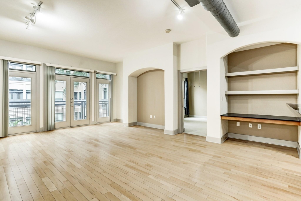 1901 Post Oak Boulevard - Photo 24