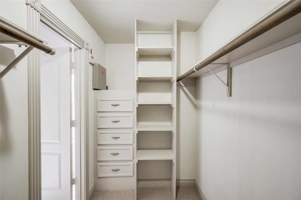 315 Sandman Street - Photo 14