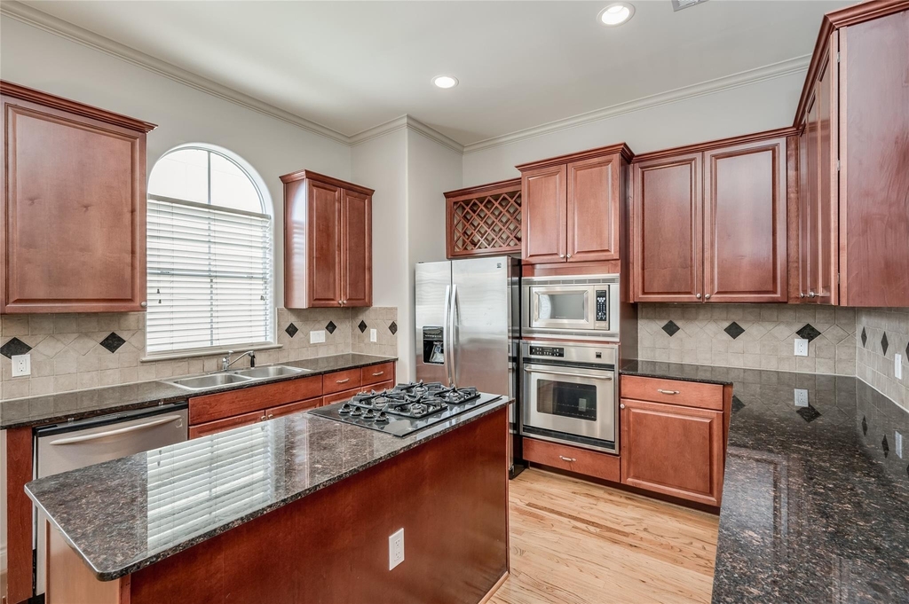 315 Sandman Street - Photo 32