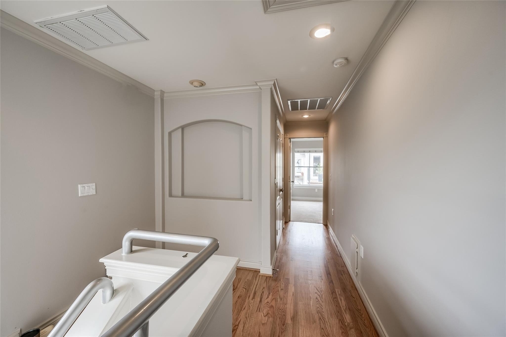 315 Sandman Street - Photo 15