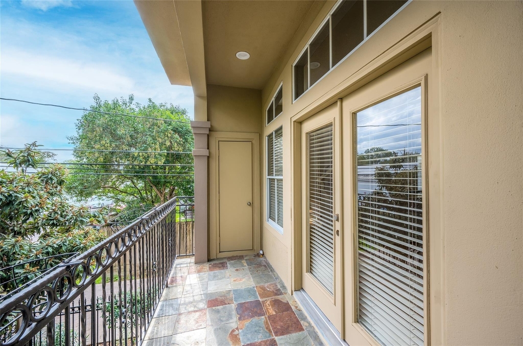 315 Sandman Street - Photo 40