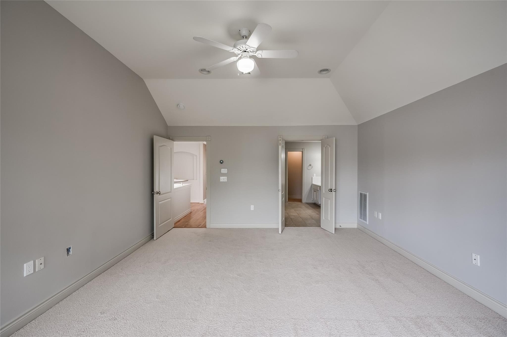 315 Sandman Street - Photo 9