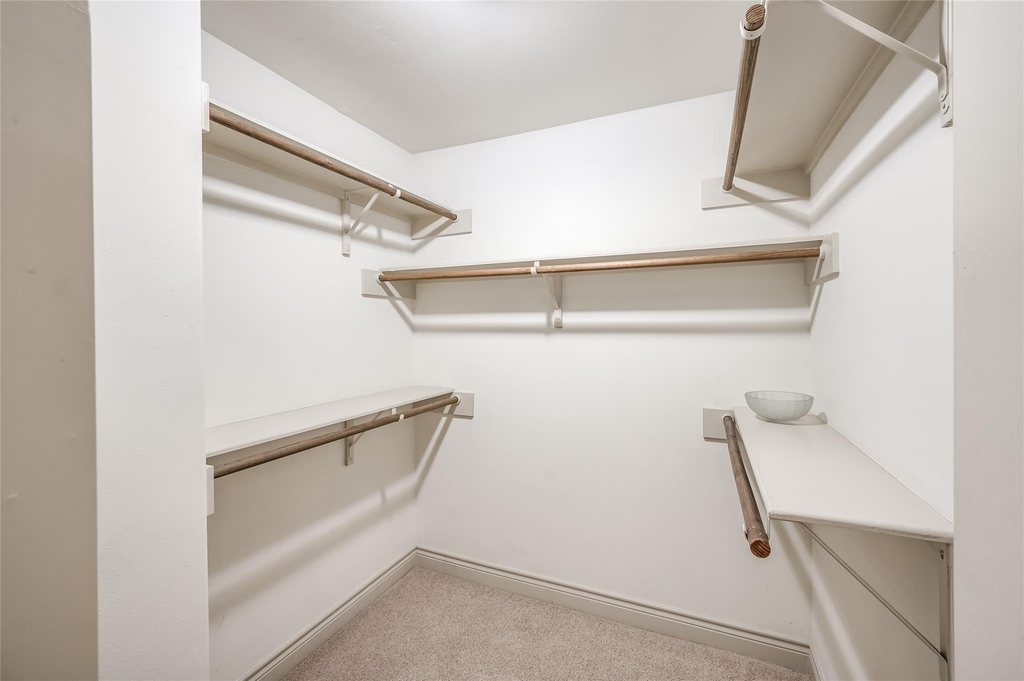 315 Sandman Street - Photo 13