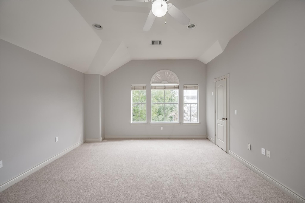 315 Sandman Street - Photo 8