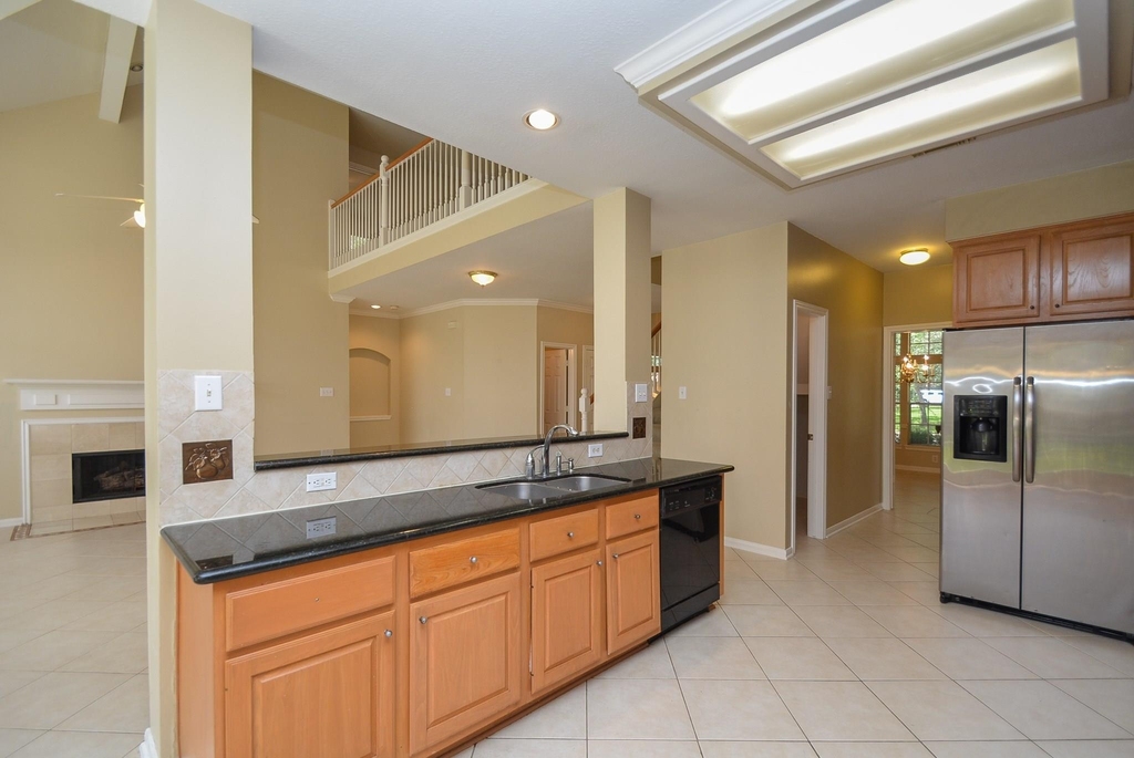 17415 Fountainview Circle - Photo 2