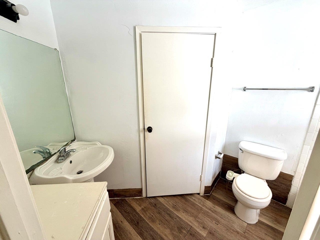 7901 Cambridge Street - Photo 3