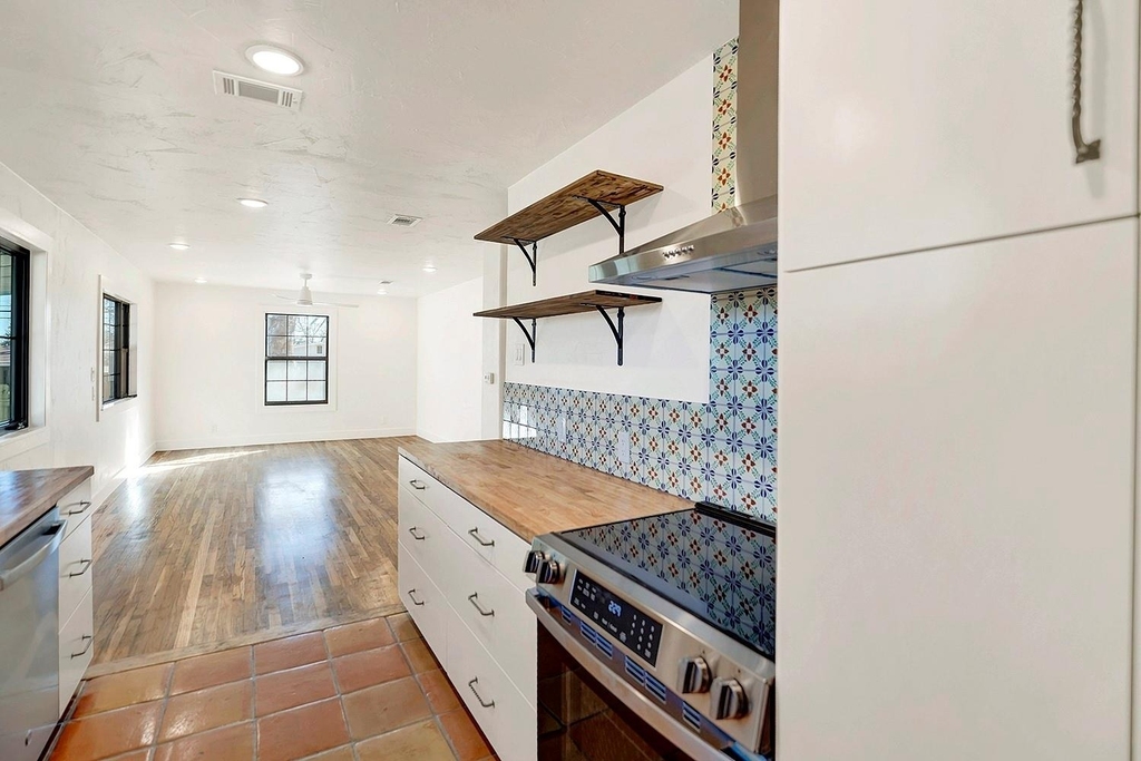 510 Parkview Boulevard - Photo 5