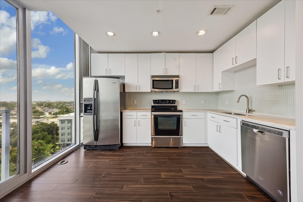 5925 Almeda Road - Photo 1