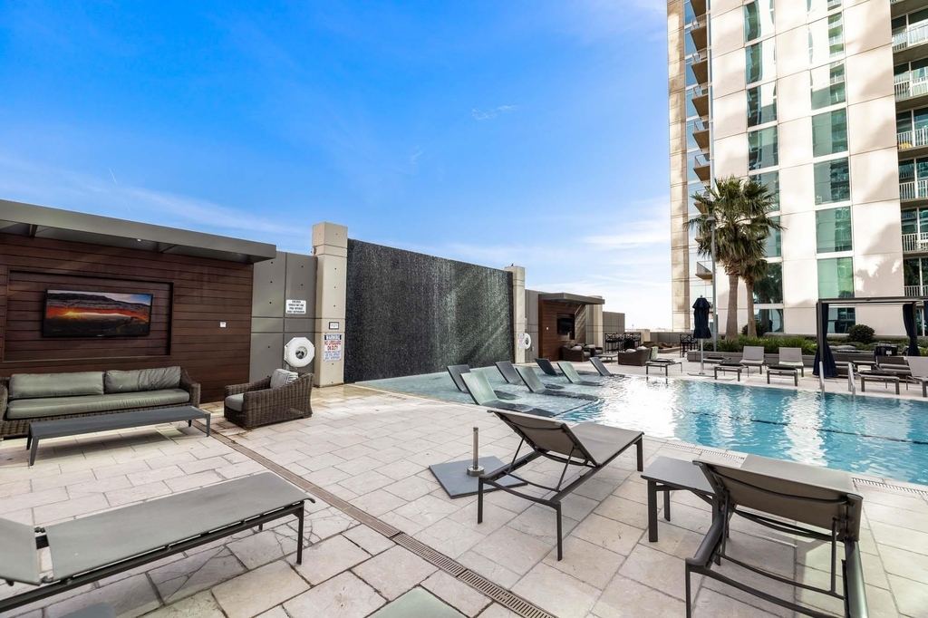 5925 Almeda Road - Photo 10