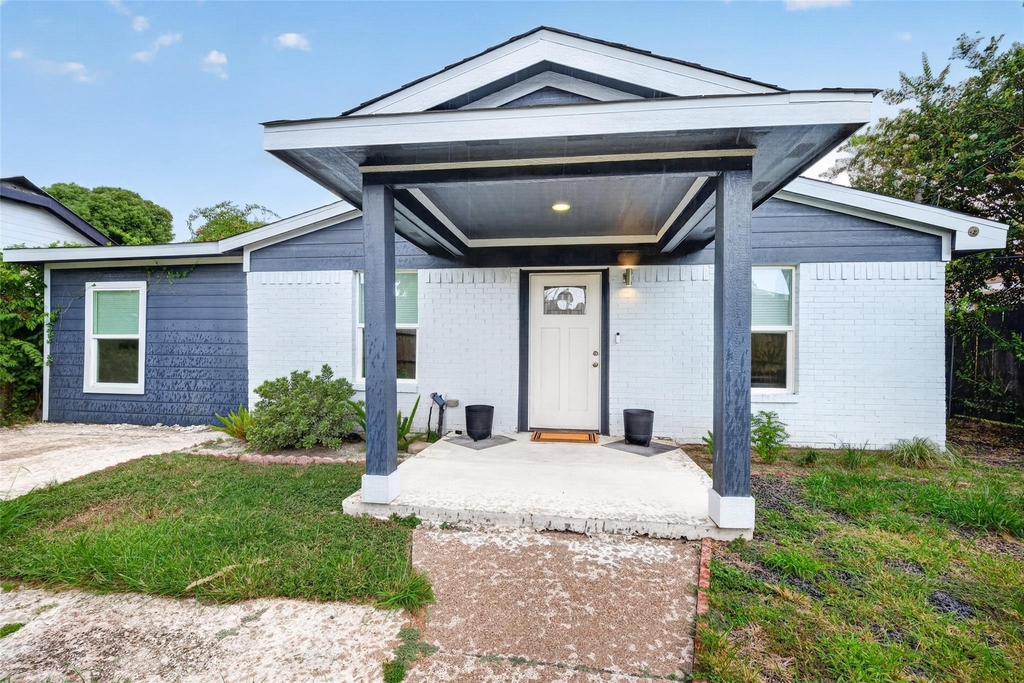 1119 Panama Street - Photo 0