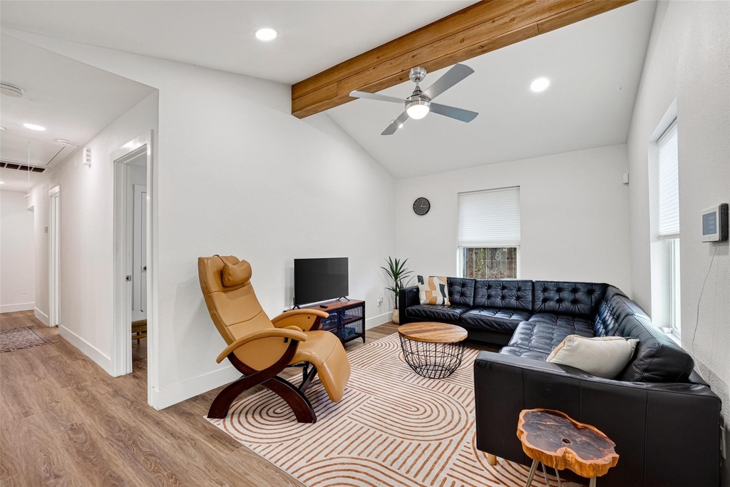 1119 Panama Street - Photo 3
