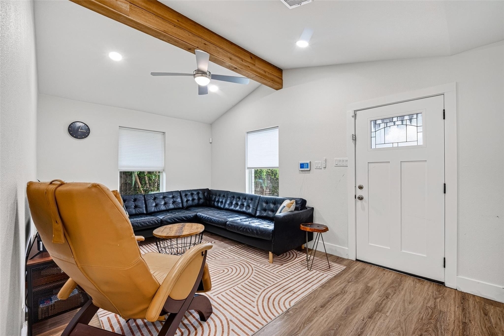 1119 Panama Street - Photo 2