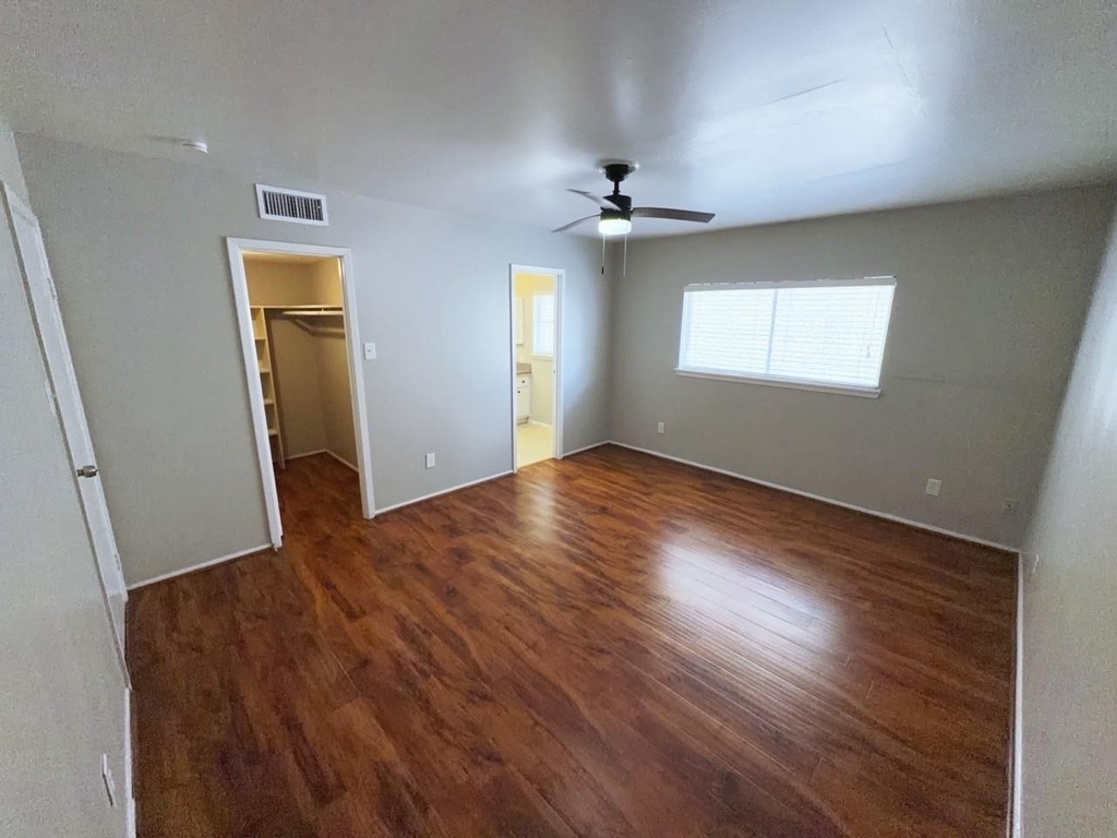 2210 Dorrington Street - Photo 8