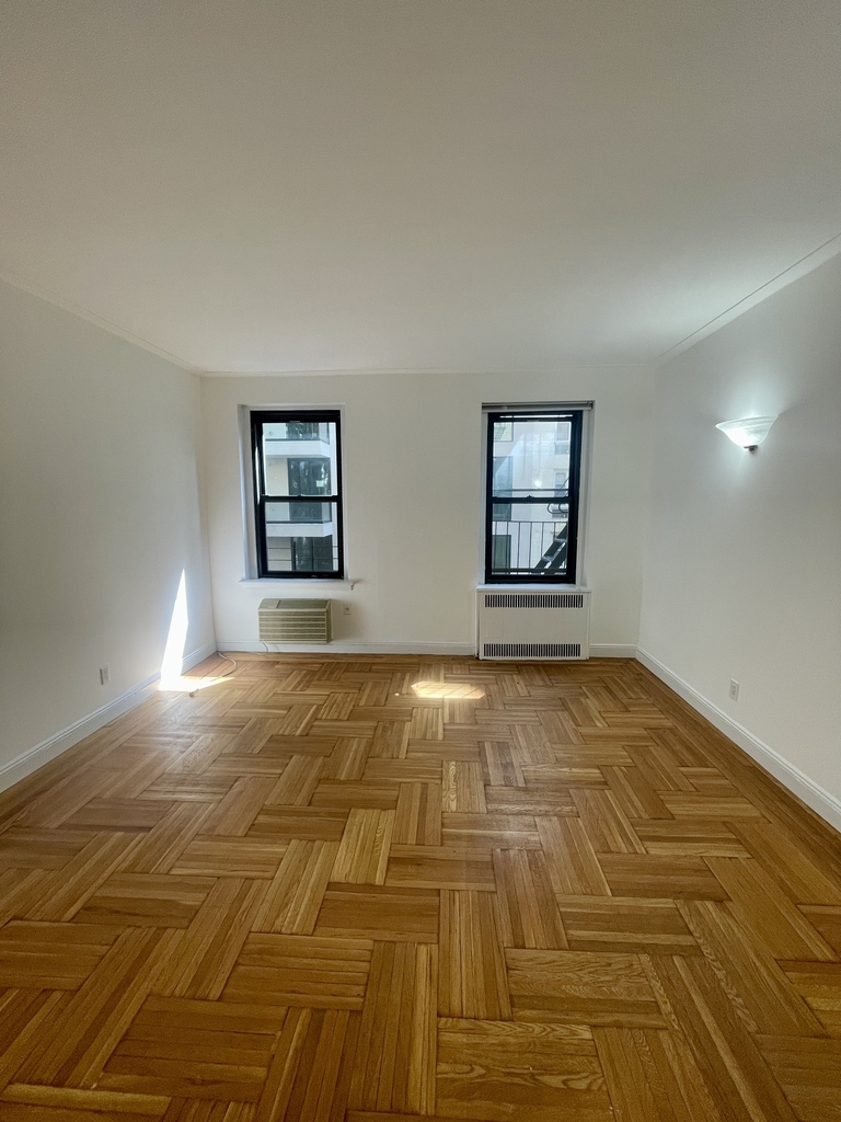 440 East 78th Street, 2D - Photo 0
