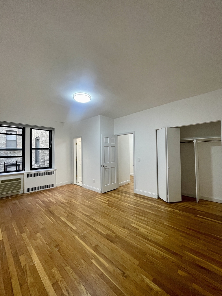 440 East 78th Street, 2D - Photo 8