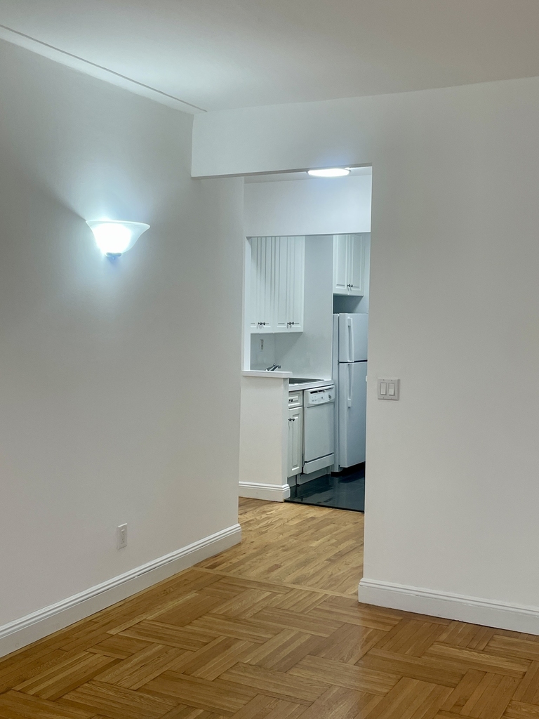 440 East 78th Street, 2D - Photo 3