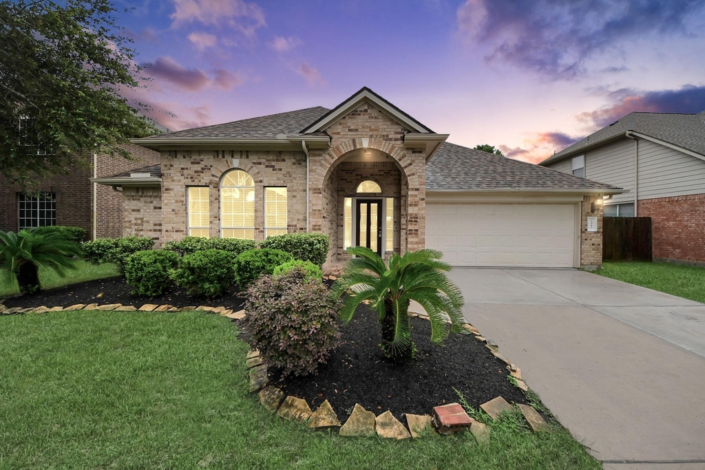 2412 Appian Way - Photo 0