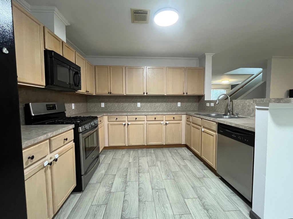21119 Brae Point Court - Photo 1