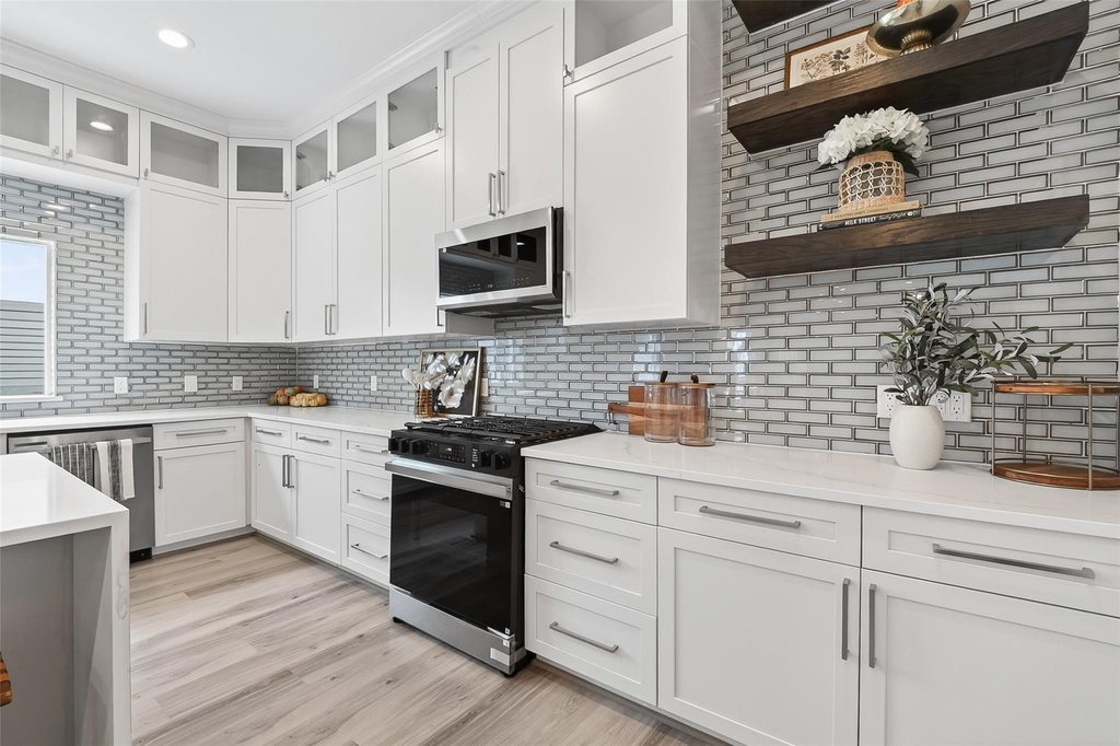 1122 W 16th Street - Photo 9