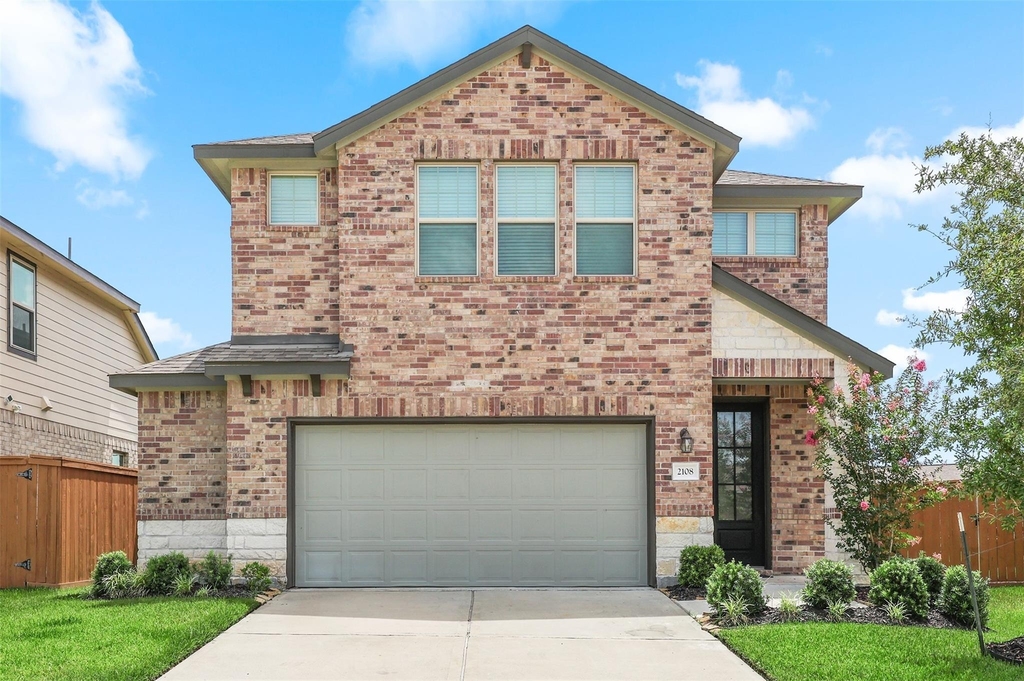 2108 Sweet Bay Drive - Photo 0