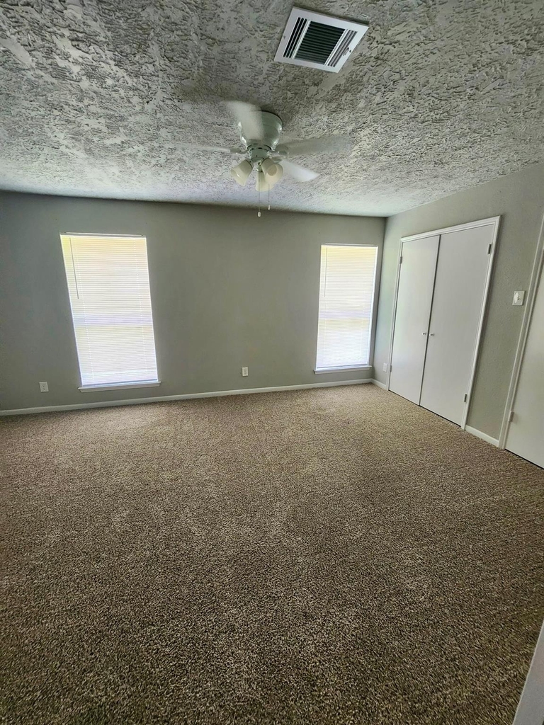 3860 Jasmine Drive - Photo 4