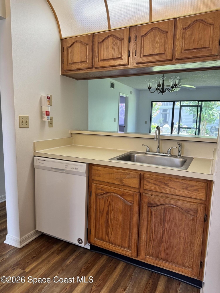 1735 Harrison Street - Photo 9