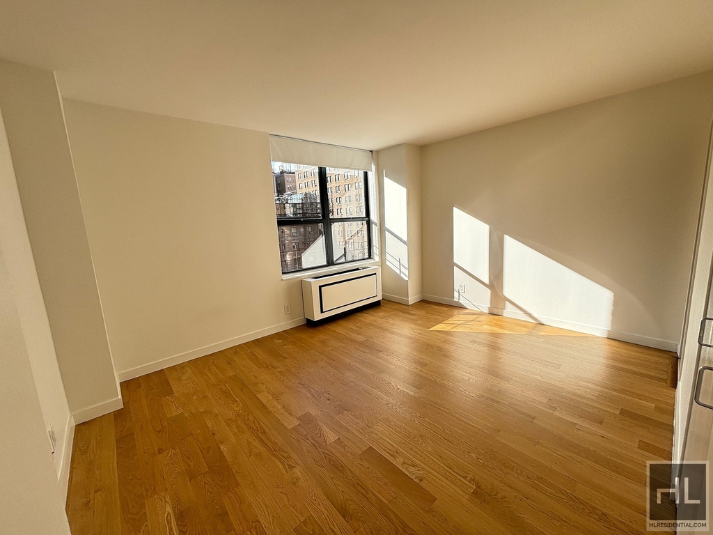 West 87th Street - Photo 5