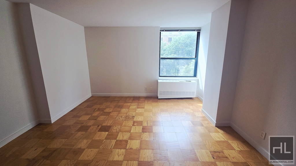 West 87th Street - Photo 8