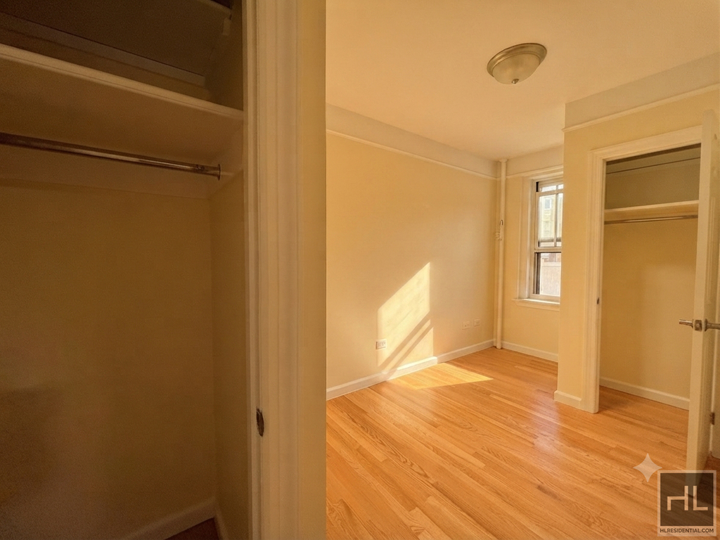 Jane St - Photo 2