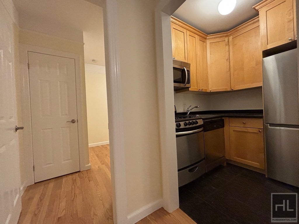 Jane St - Photo 4